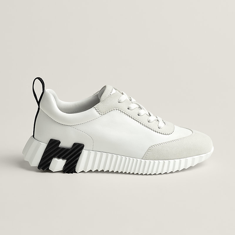 Sneakers Bouncing