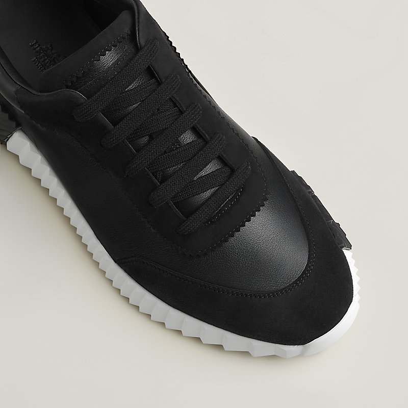 Sneakers Bouncing