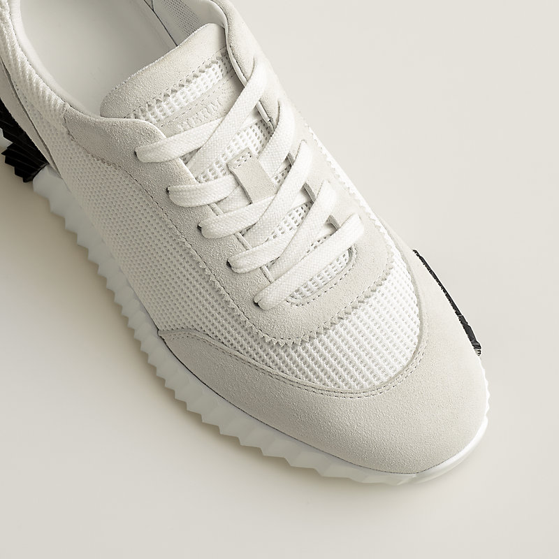 Sneakers Bouncing