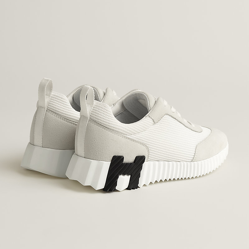 Sneakers Bouncing