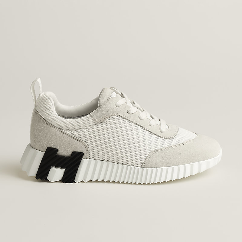 Sneakers Bouncing