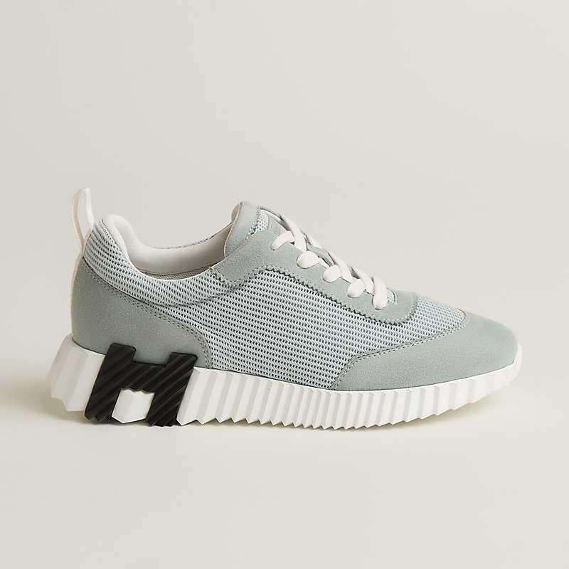 Sneakers Bouncing