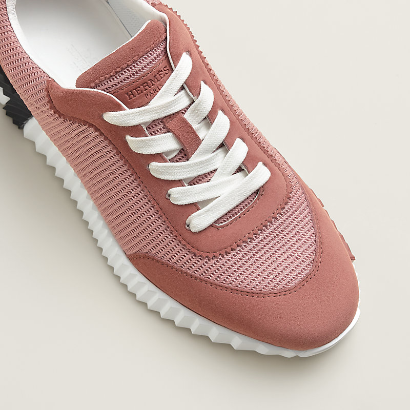 Sneakers Bouncing