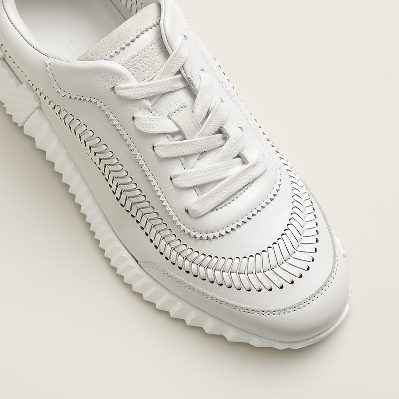 Sneakers Bouncing
