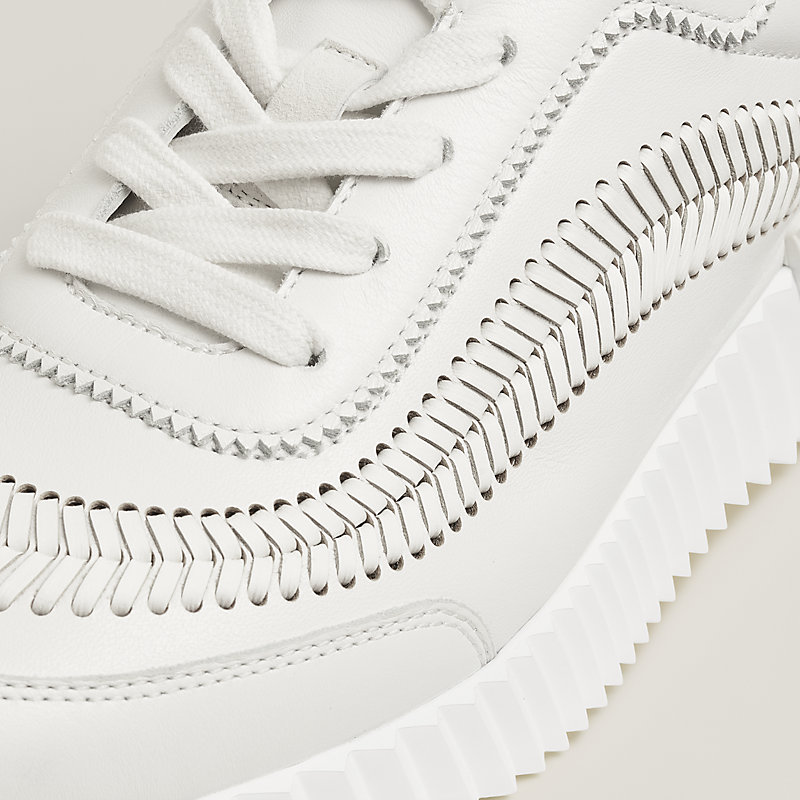 Sneakers Bouncing