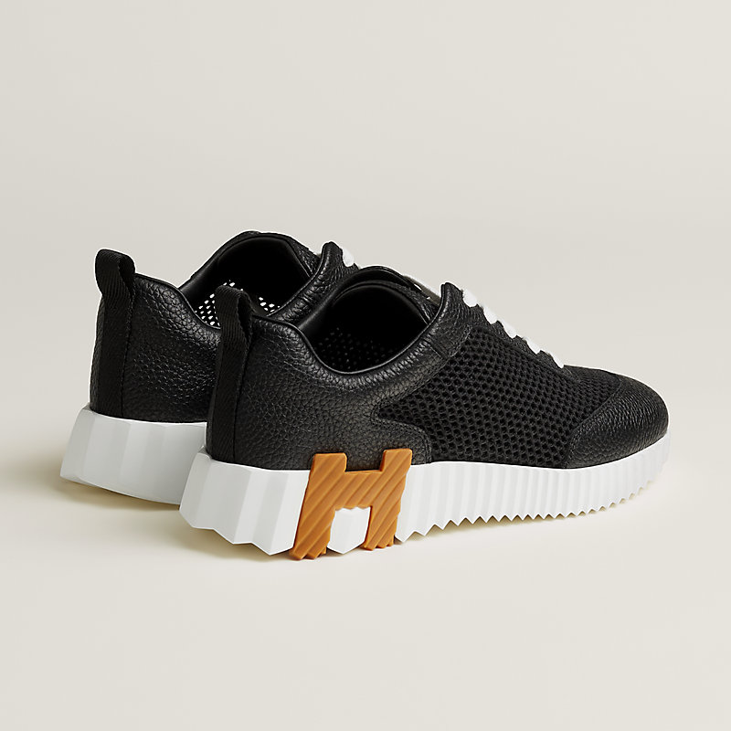 Sneakers Bouncing