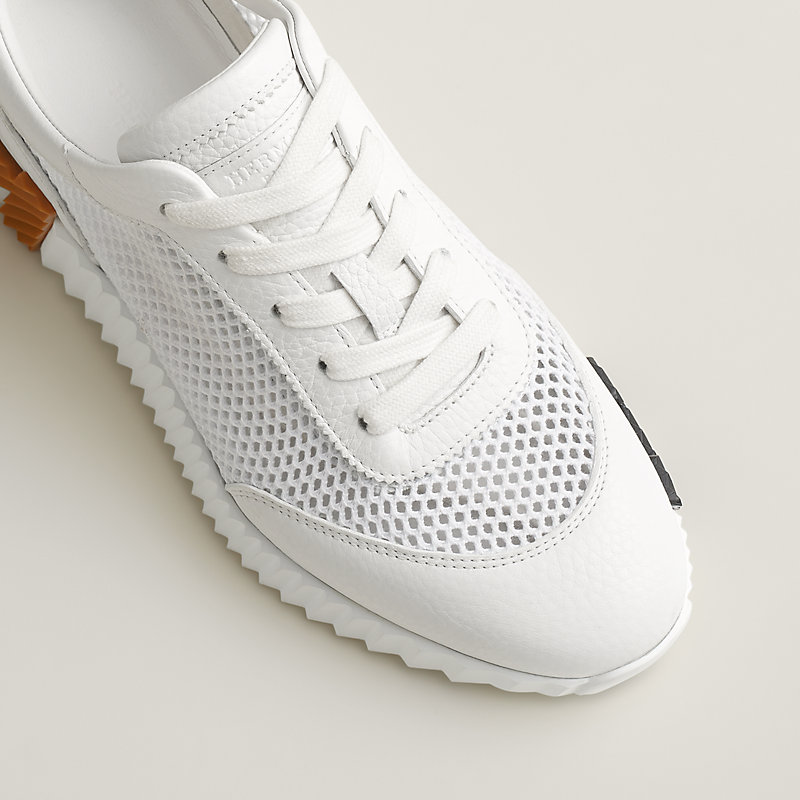 Sneakers Bouncing