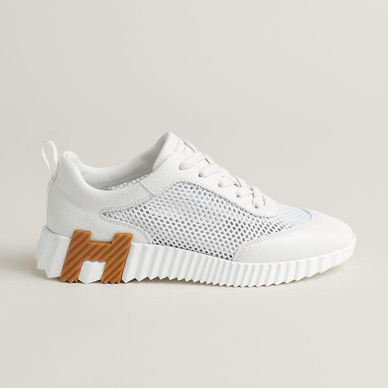 Sneakers Bouncing