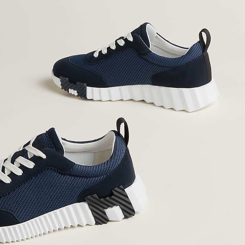Sneakers Bouncing