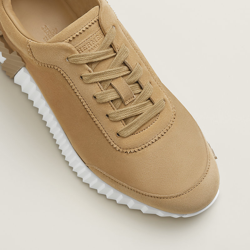 Sneakers Bouncing