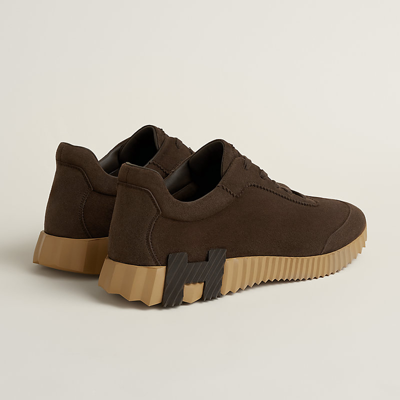 Sneakers Bouncing