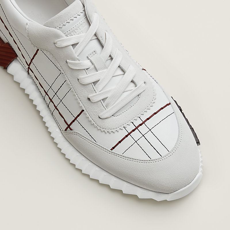 Sneakers Bouncing