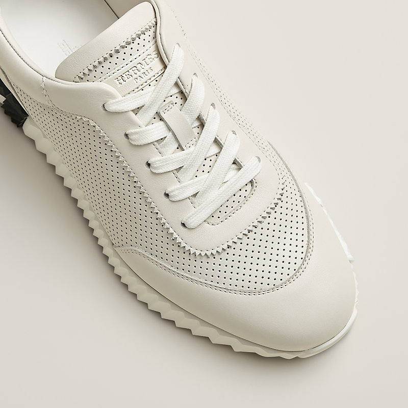 Sneakers Bouncing