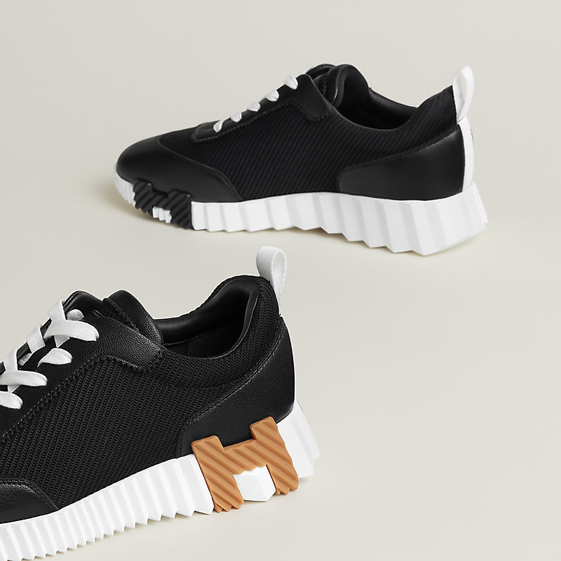 Sneakers Bouncing
