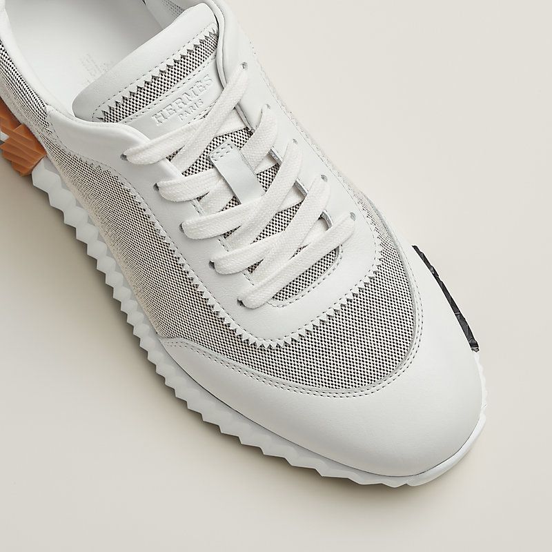 Sneakers Bouncing