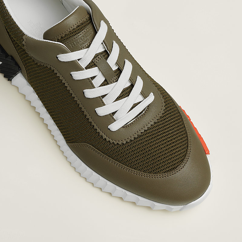 Sneakers Bouncing