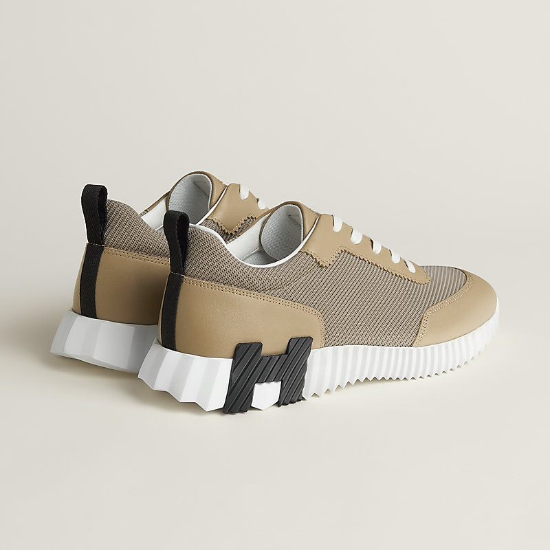Sneakers Bouncing