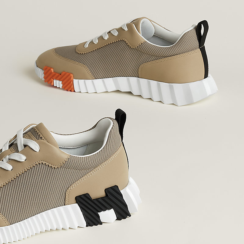 Sneakers Bouncing
