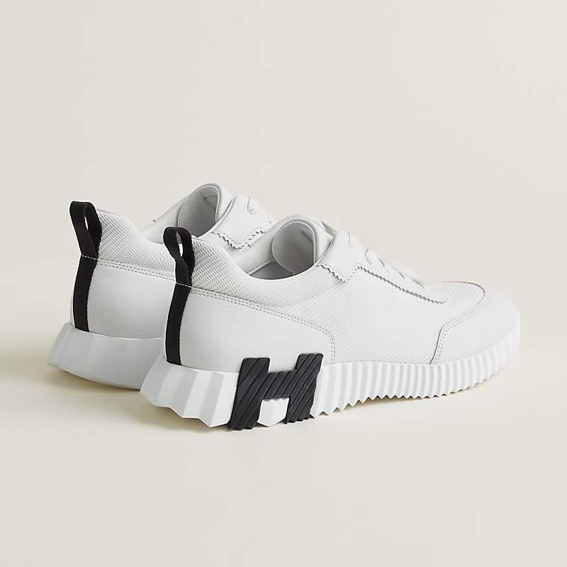 Sneakers Bouncing