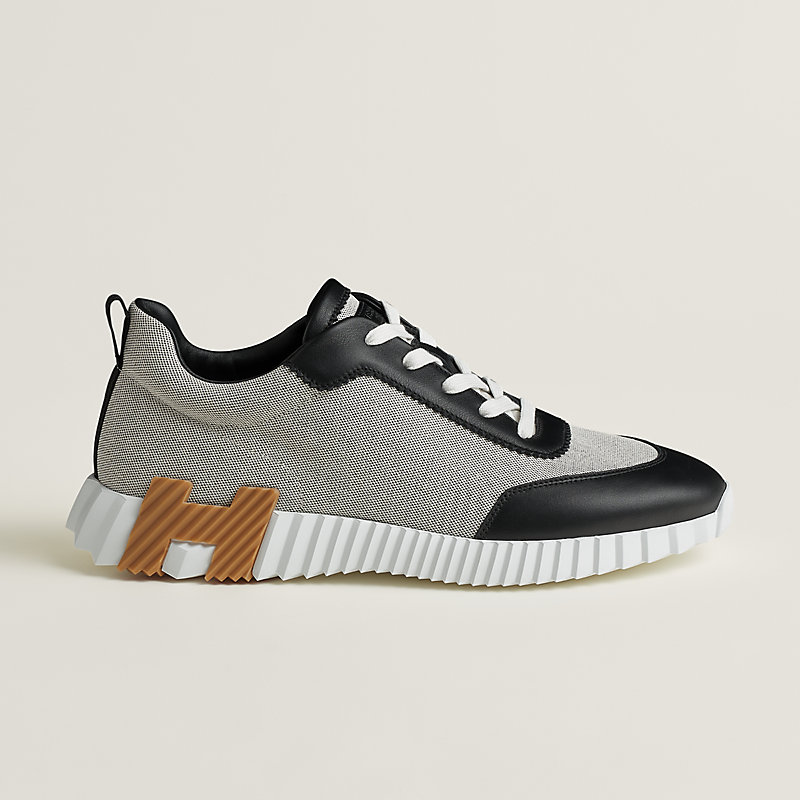 Sneakers Bouncing