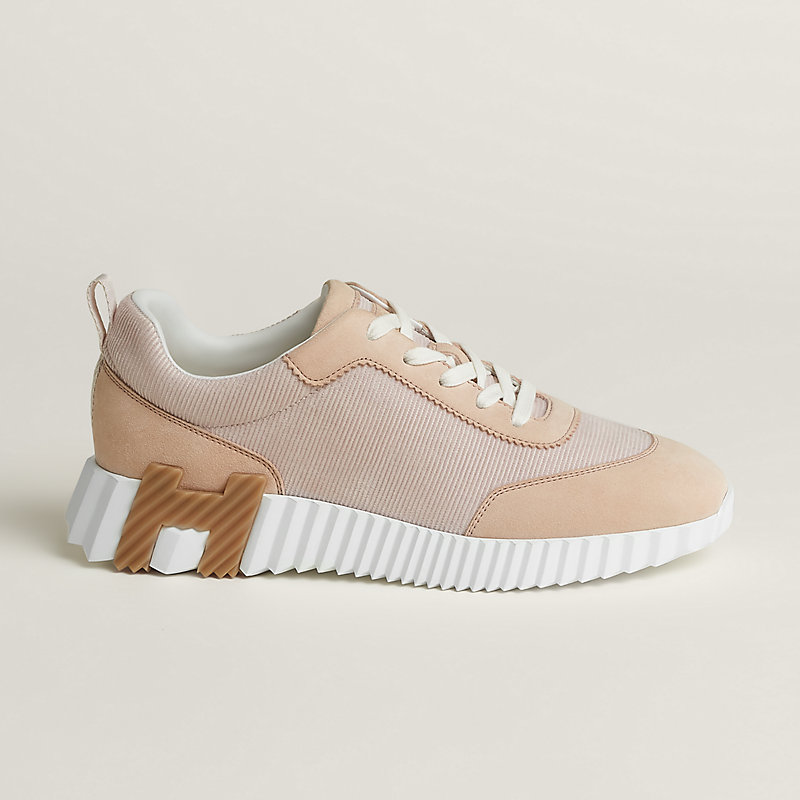 Sneakers Bouncing