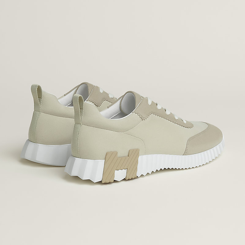 Sneakers Bouncing