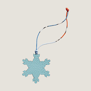Snowflake charm