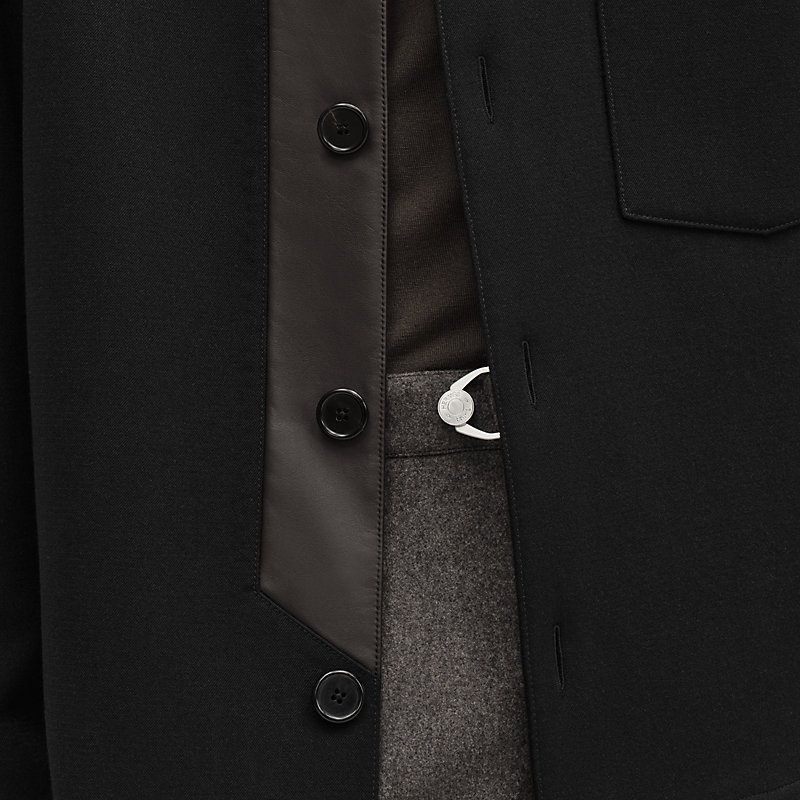 Sobrecamisa com detalhe em couro