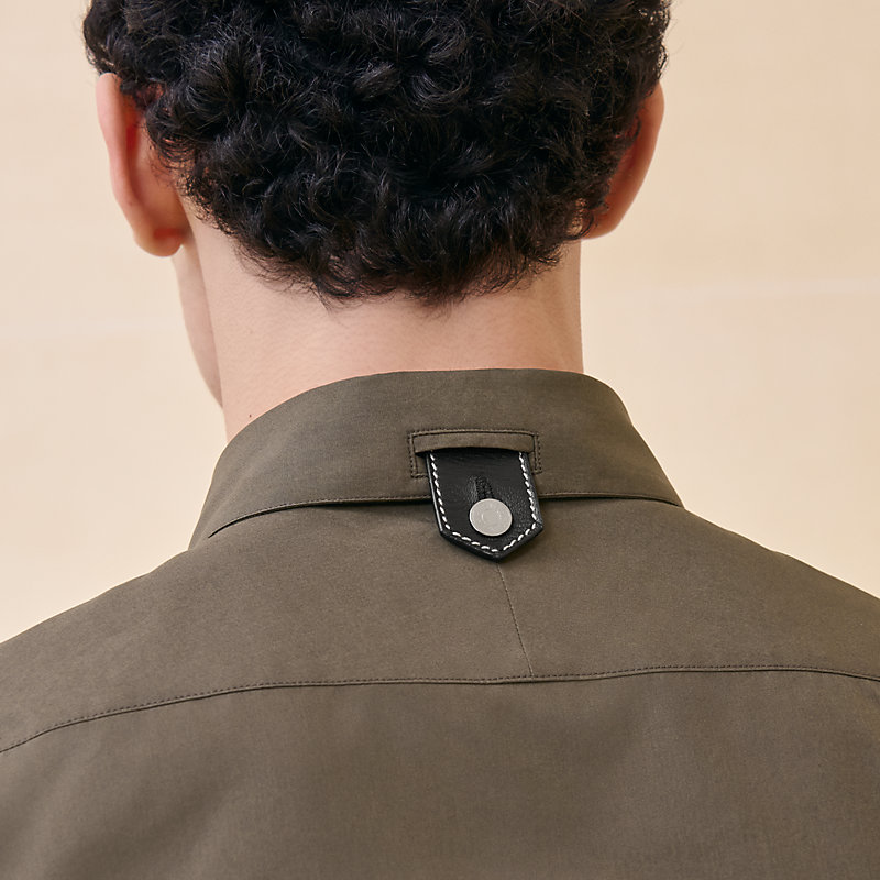 Sportlich geschnittenes Hemd mit Lederpatte | Hermès Deutschland