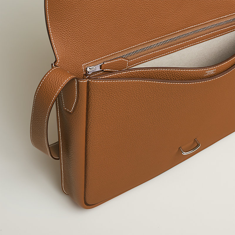 Steve light messenger bag