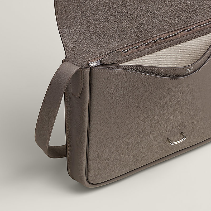 【洗練された日常を】HERMES メッセンジャー バッグ STEVE LIGHT Hermes Steve Light Bag | Bragmybag