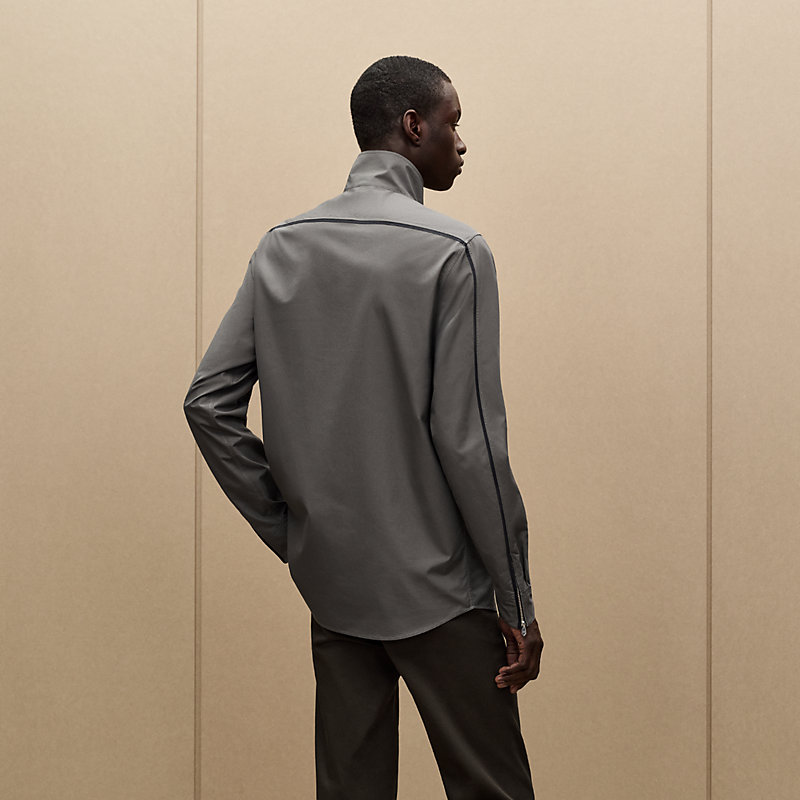 Straight cut shirt with contrasted detail