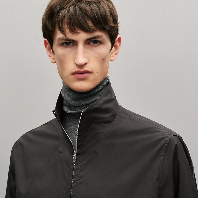 Straight cut shirt with contrasted detail