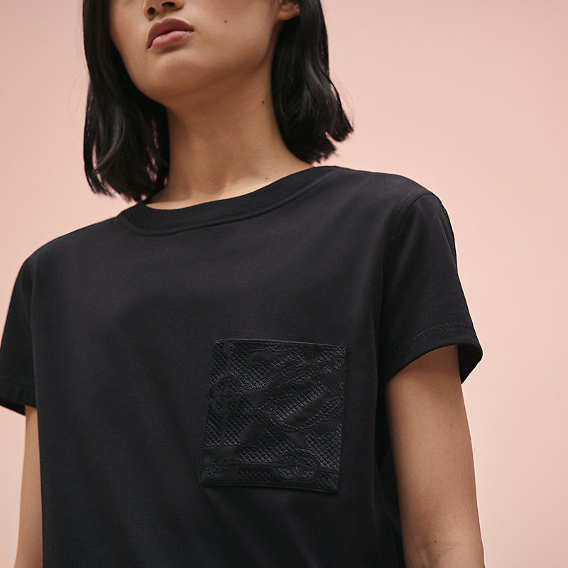 straight-embroidered-pocket- 