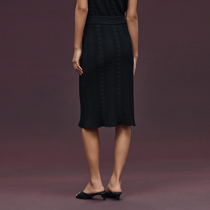 Straight skirt