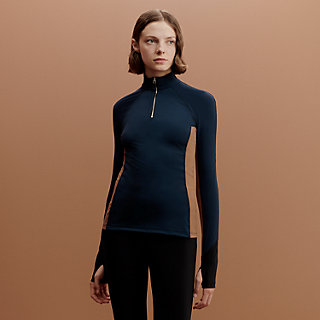 Stretching long-sleeve t-shirt