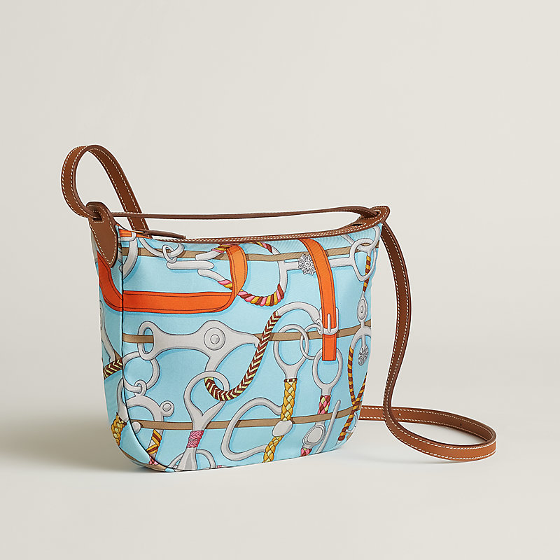 【新作☆お洒落】HERMES Sursoie To Go ポーチ バッグ コーデのポイントに】HERMES Sursoie To Go ポーチ (HERMES