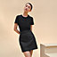 T-shirt dritta con tasca ricamata, Vista: Immagine prodotto indossato, worn, vista 1 su 3