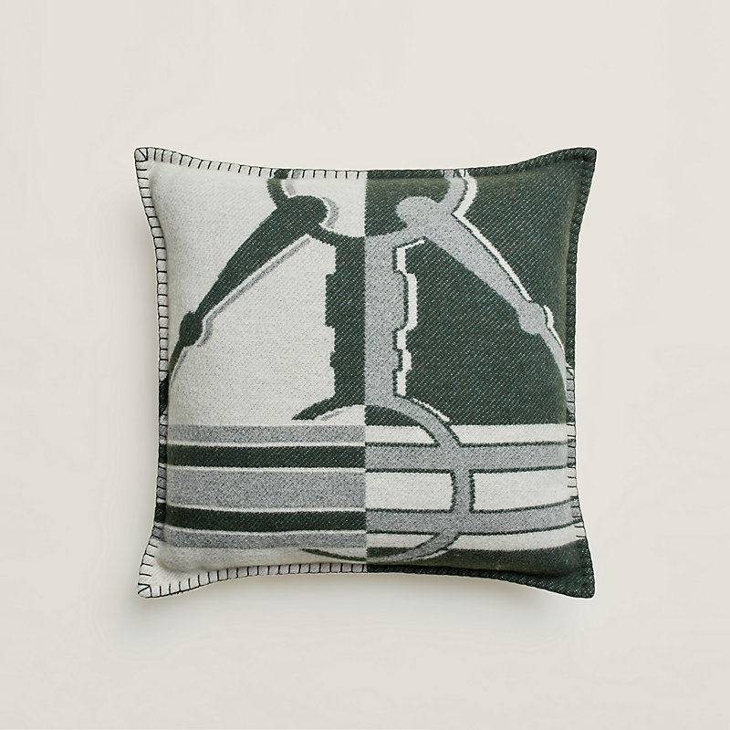 ★★★HERMES★美品★Tattersalles★カシミヤ50シルク50％★ニット トップス★ツイルレーヌ★イタリア製★エルメス★ Kiwami Hermes Tattersall Pm Buckle Workshop Necklace Pendant Gp