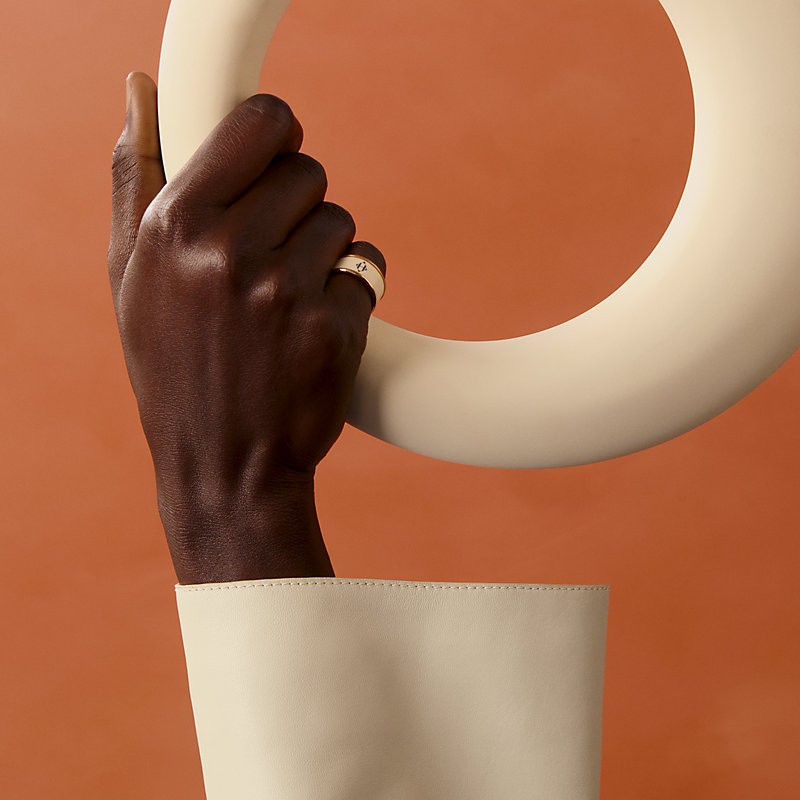 Uni ring, medium model