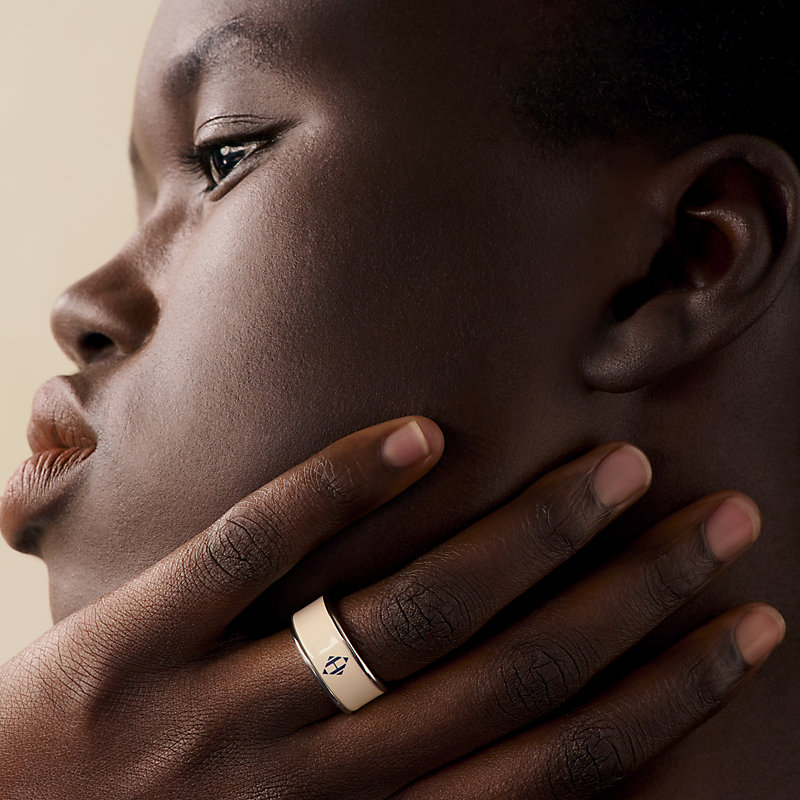Uni ring, medium model