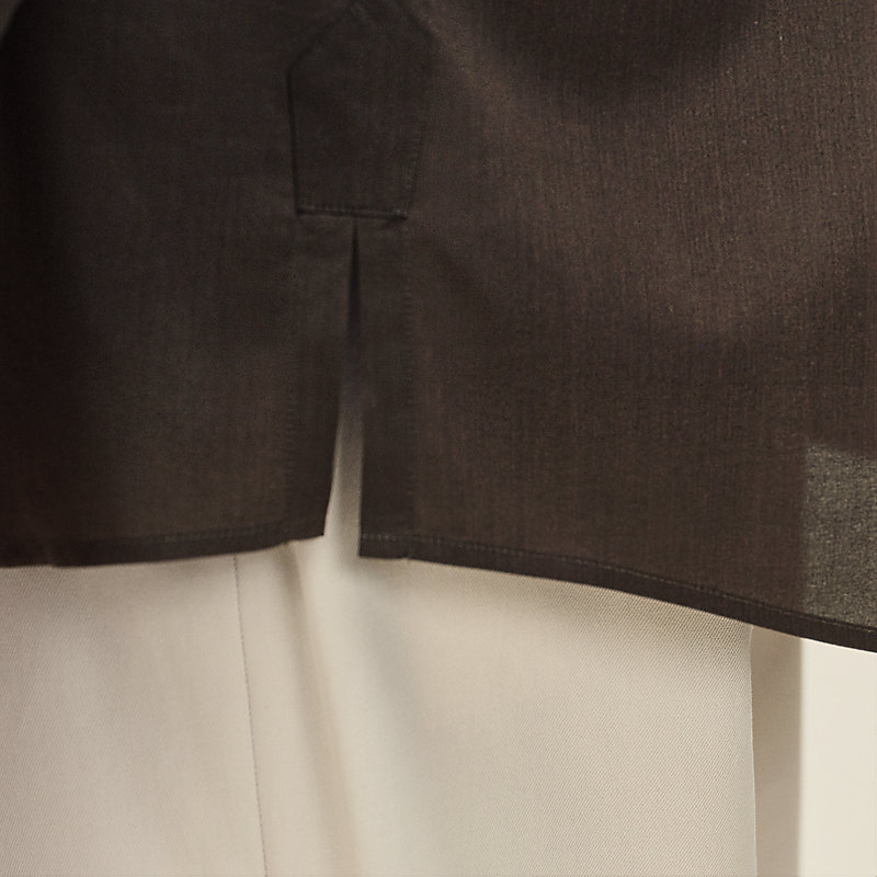 V-neck boxy fit shirt
