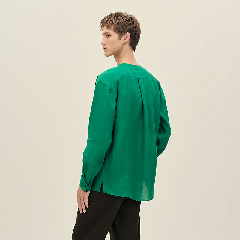 V-neck boxy fit shirt