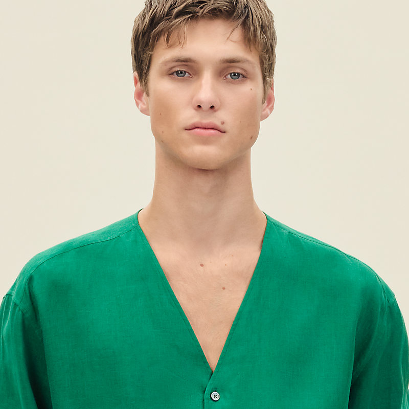 V-neck boxy fit shirt