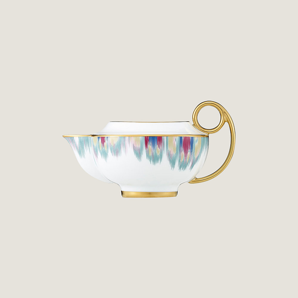 The story of Voyage en Ikat from thread to porcelain - A&E Magazine
