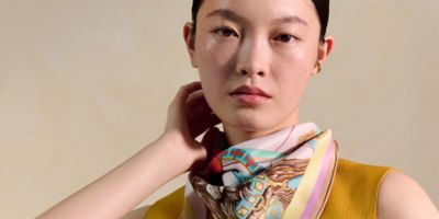 女性用シルクのセレクション | Hermès - エルメス-公式サイト