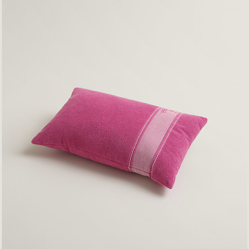 Yachting Uni beach pillow