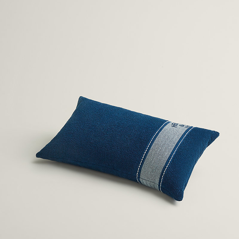 Yachting Uni beach pillow