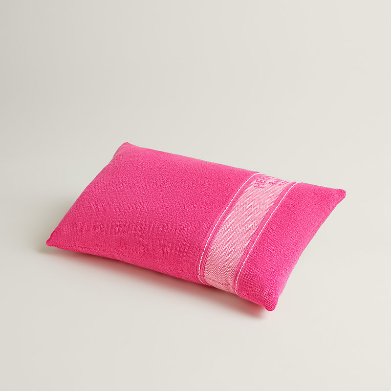 Yachting Uni beach pillow