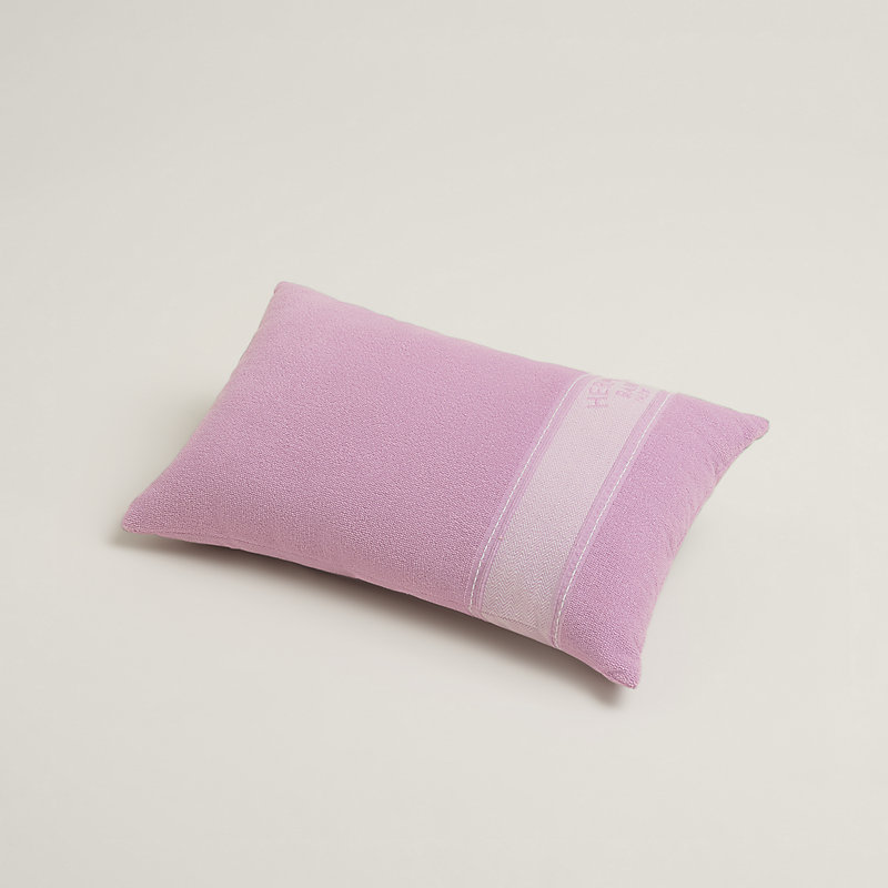 Yachting Uni beach pillow